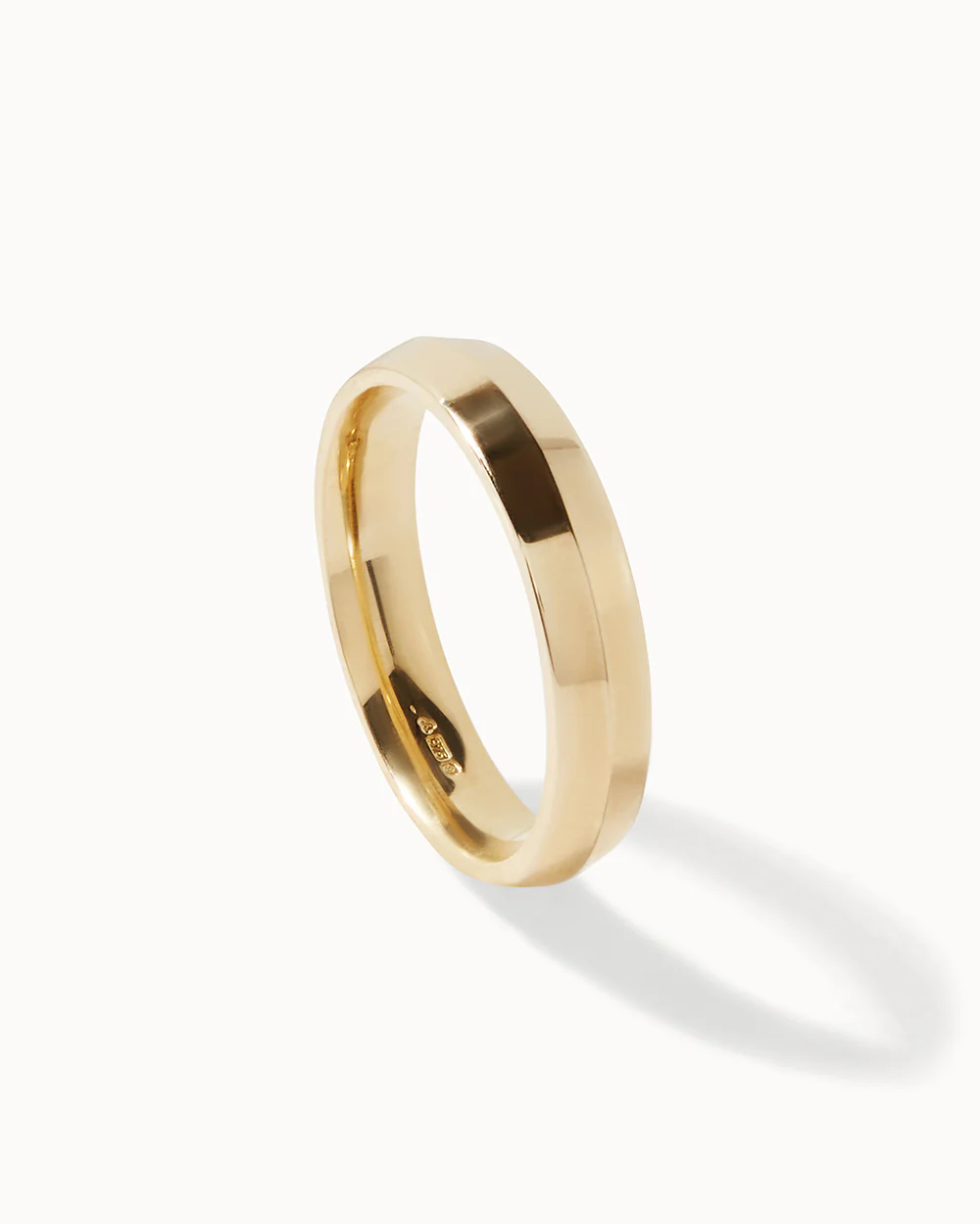 Solid Gold Fine Edge Ring - 4mm Band - Image 3