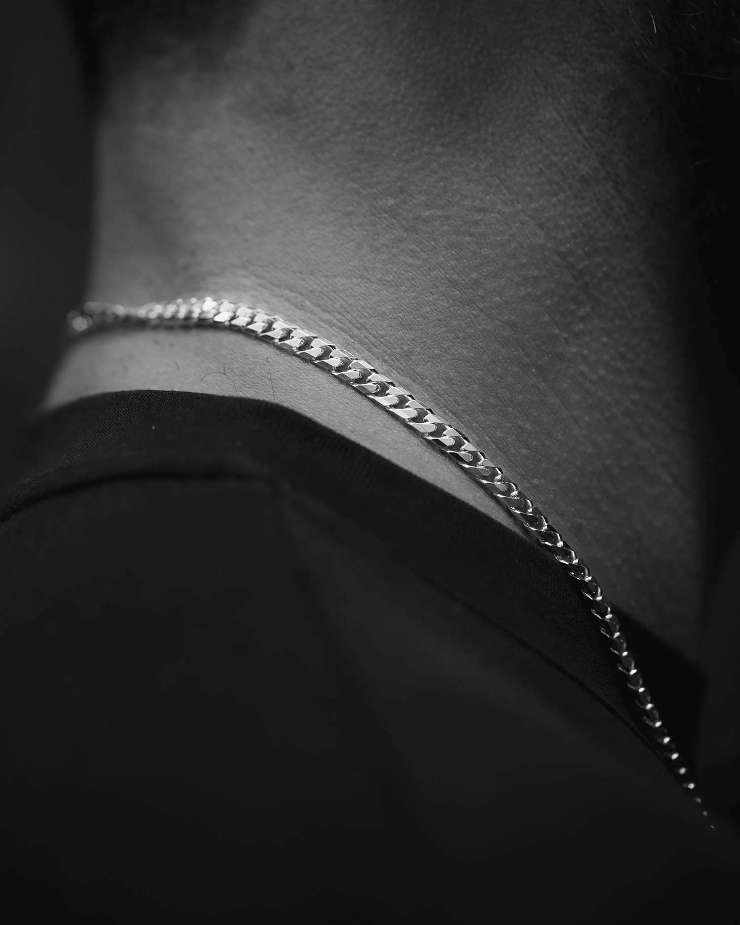 Heavy Curb Chain Necklace - Image 3